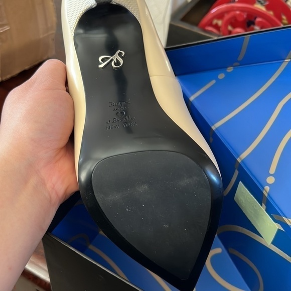 Antonia Saint NY Zoey Nude Heels 8 NWOT - Picture 4 of 7